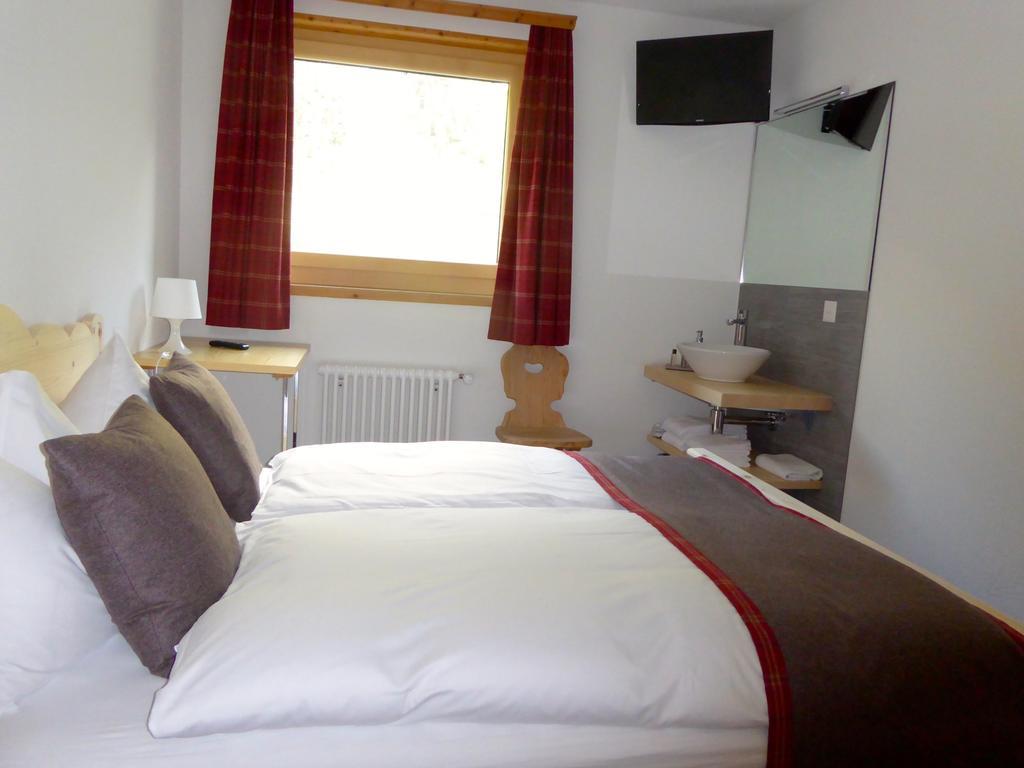 Hotel Roseg-Gletscher ปอนเตรสซีนา ห้อง รูปภาพ