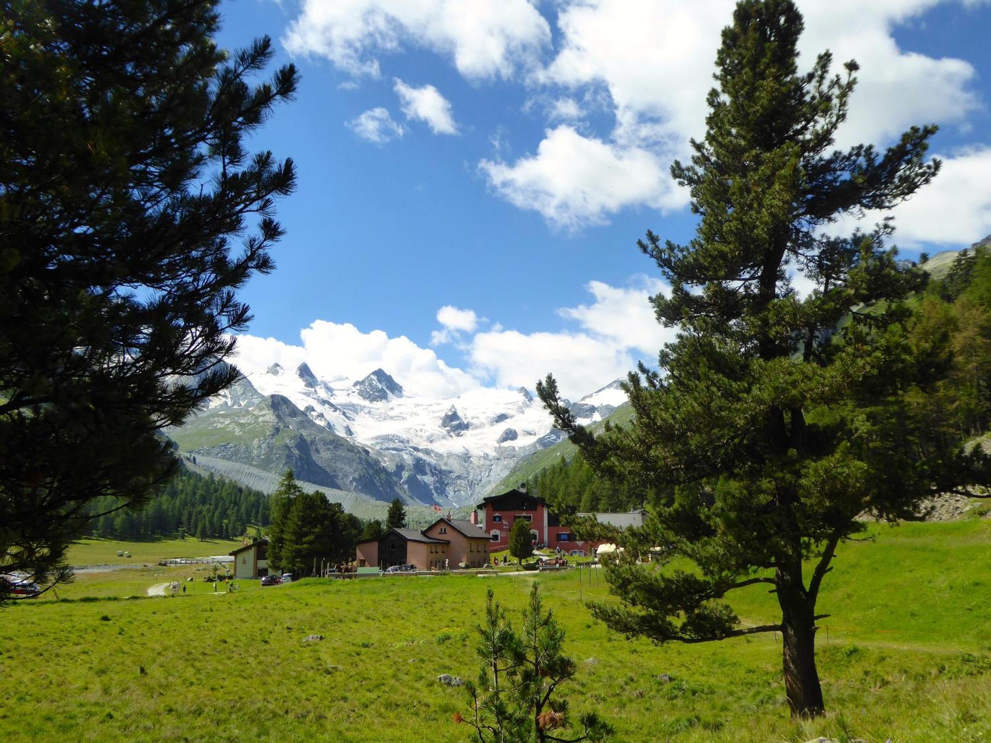 Hotel Roseg-Gletscher ปอนเตรสซีนา ภายนอก รูปภาพ
