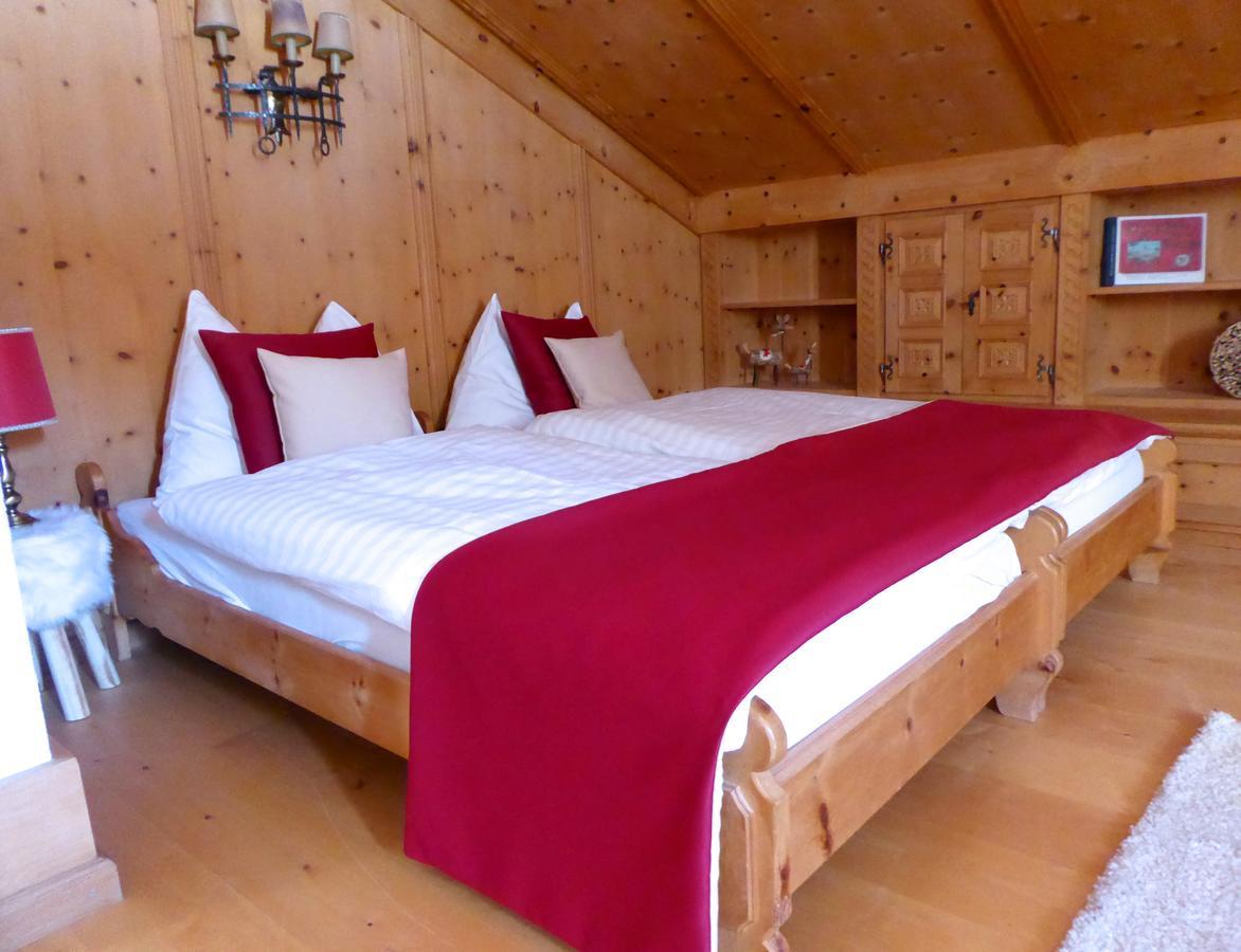Hotel Roseg-Gletscher ปอนเตรสซีนา ภายนอก รูปภาพ